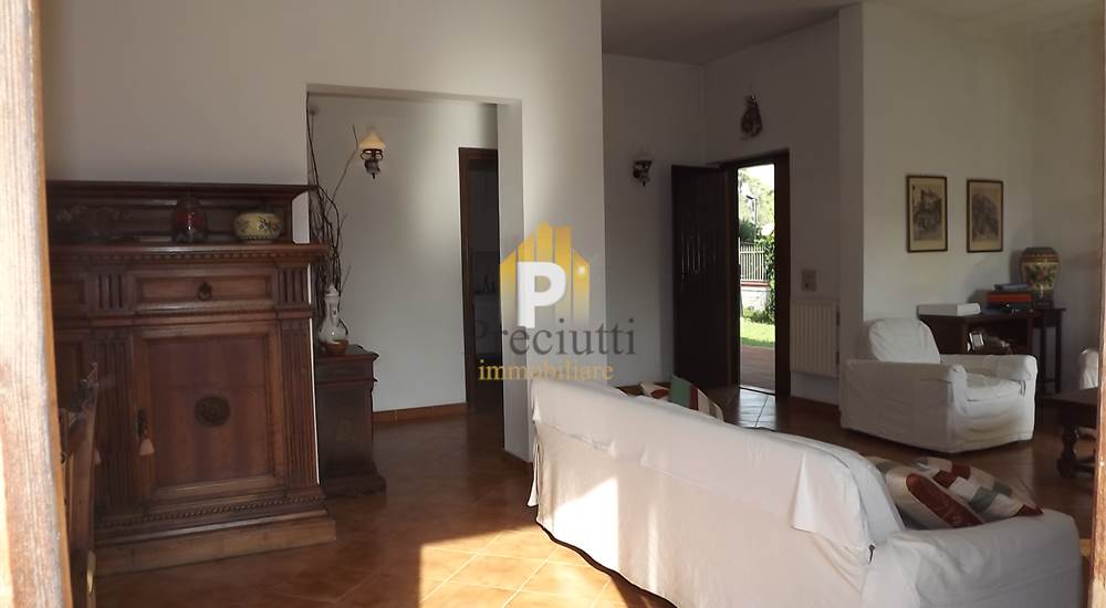 INT 1 SALONE DOPPIO