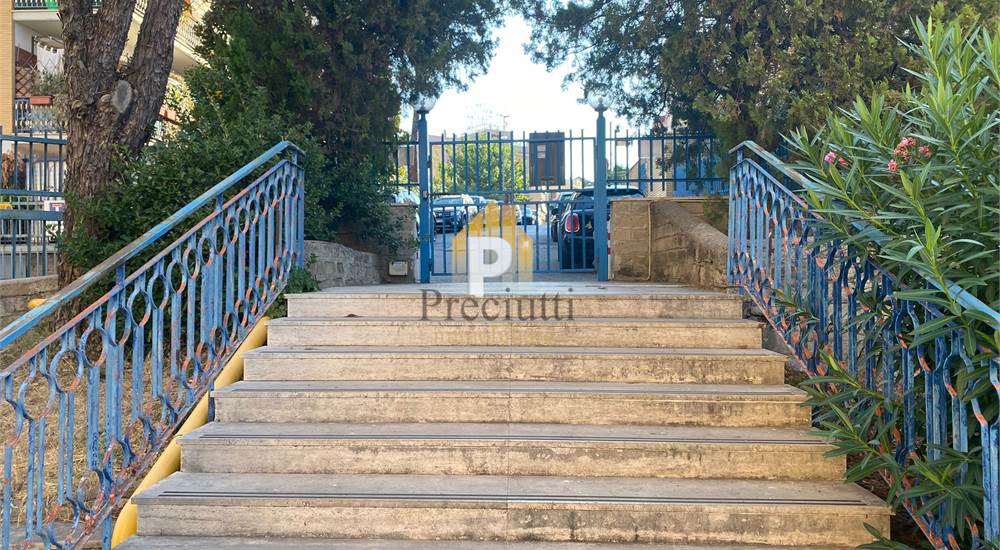 INGRESSO CANCELLO PEDONALE