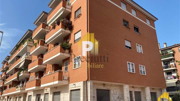 1 bedroom apartment for sale in Roma