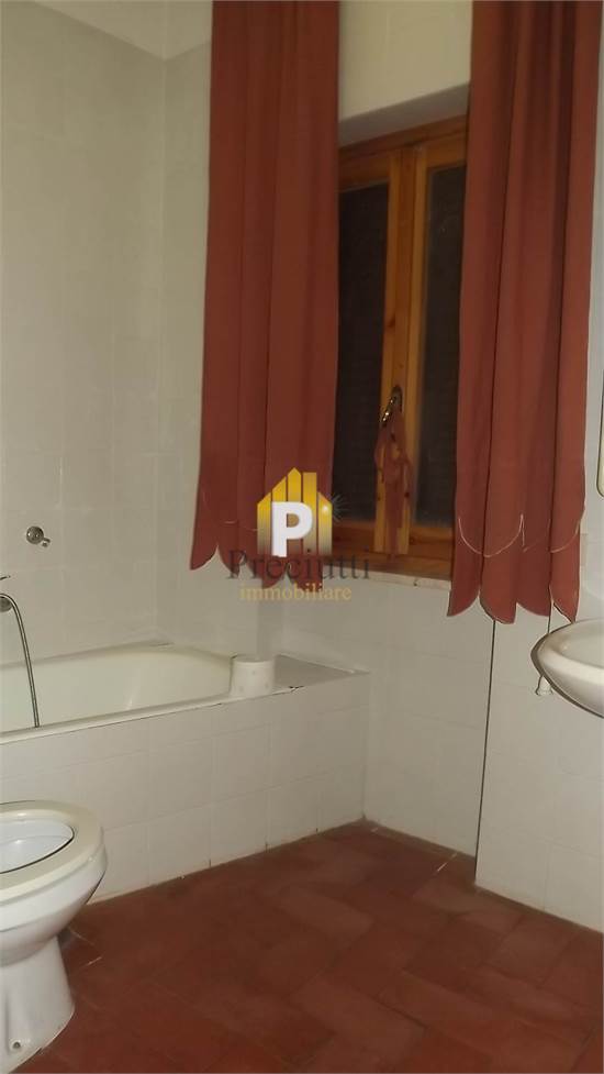 INT 3 PIANO TERRA BAGNO