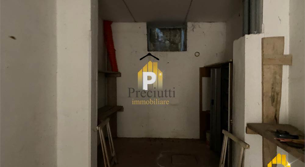 PALAZZINA A BOX INT 3