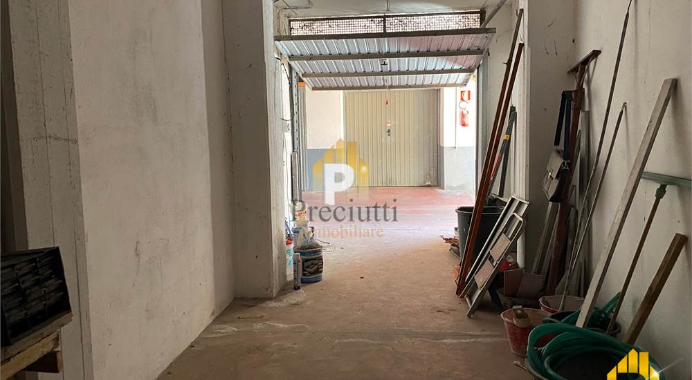 PALAZZINA A BOX INT 3
