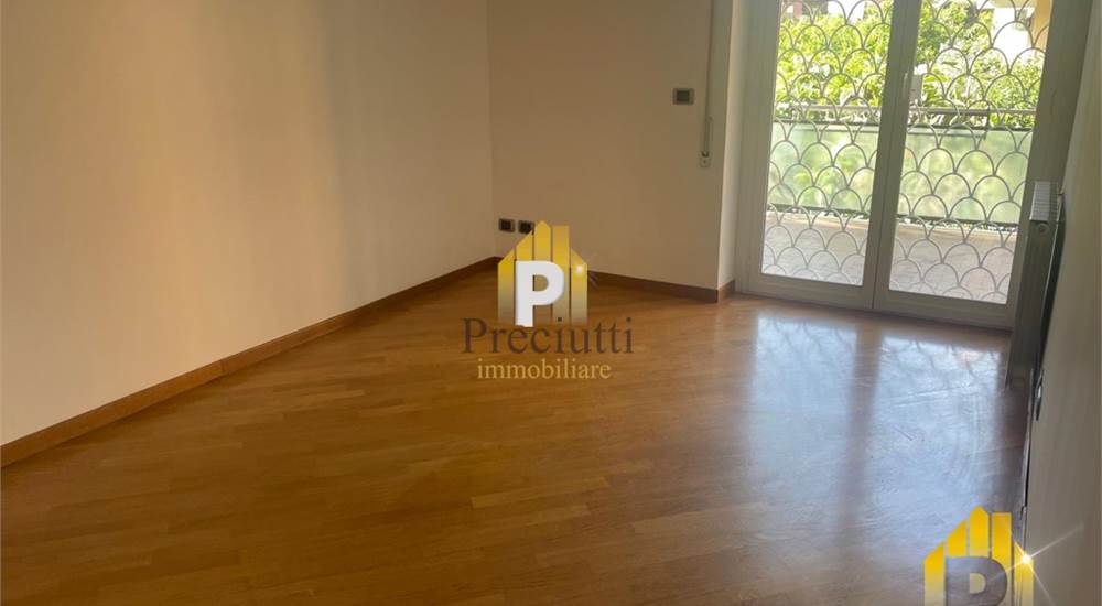 SECONDA CAMERA