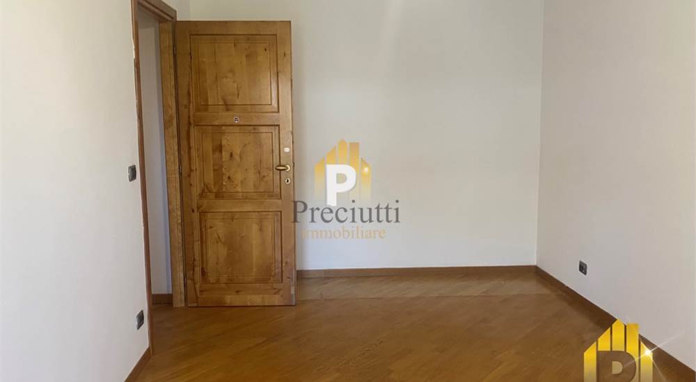 SECONDA CAMERA