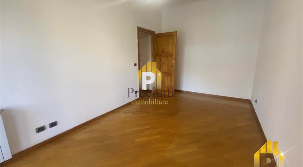 SECONDA CAMERA