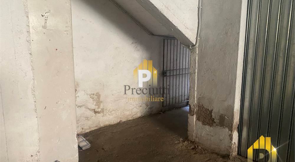 INGRESSO PEDONALE PIANO POSTI AUTO