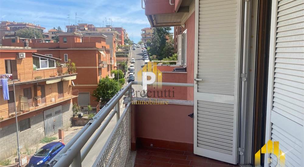 BALCONE CAMERA