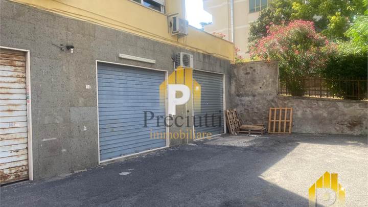 BRAVETTA VIA DI BRAVETTA MAGAZZINO CON POSTI AUTO