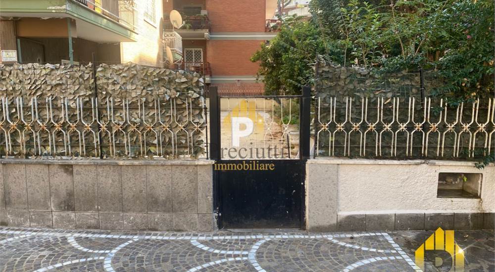 INGRESSO PEDONALE APPARTAMENTO