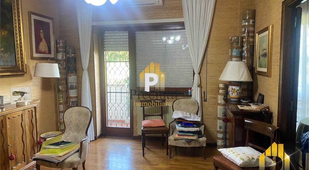 1 PIANO PRIMA CAMERA