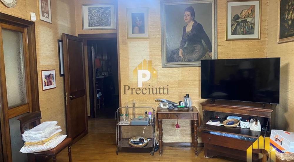 1 PIANO PRIMA CAMERA