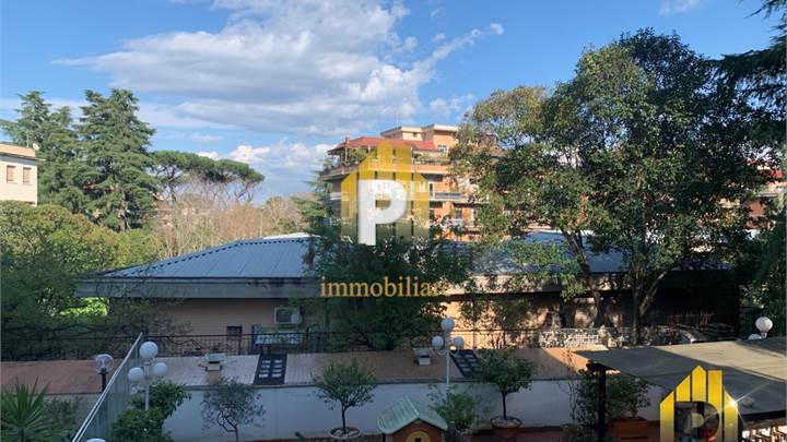 BRAVETTA VIA CAMILLO SERAFINI TRILOCALE