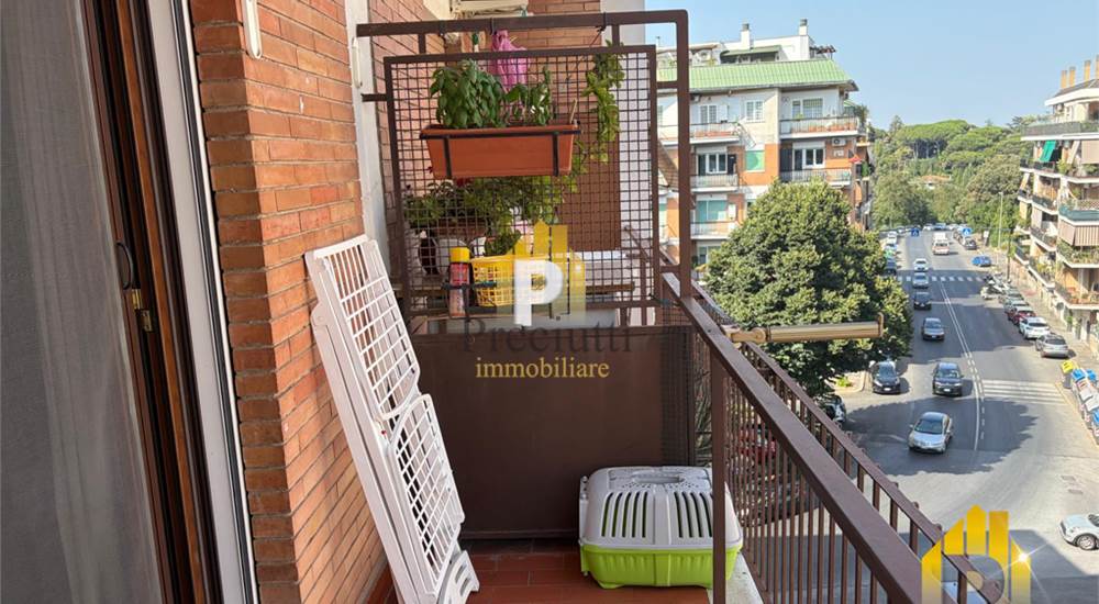 BALCONE CAMERA